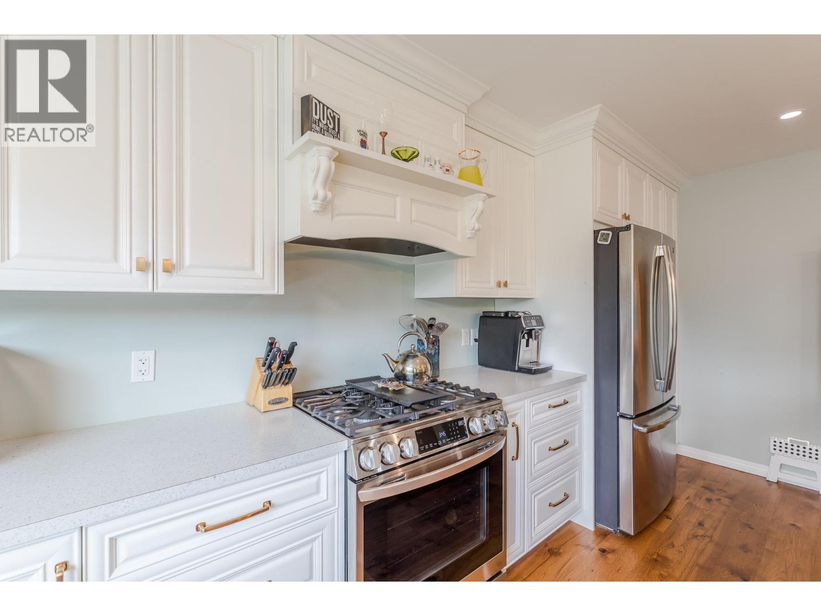 10903 Barclay Street, Summerland, British Columbia  V0H 1Z0 - Photo 2 - 10381988