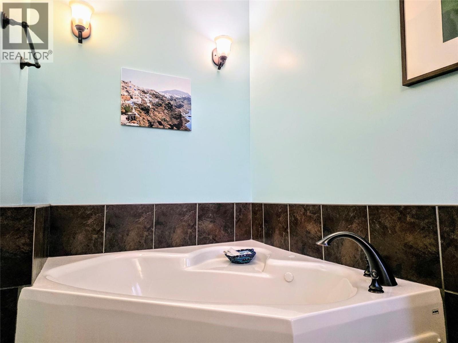 7337 Prospector Avenue Unit# 502, Radium Hot Springs, British Columbia  V0A 1M0 - Photo 2 - 10381797