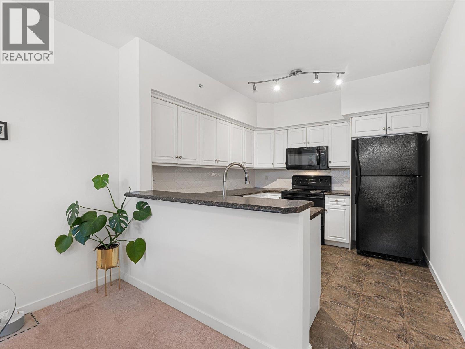 688 Lequime Road Unit# 404, Kelowna, British Columbia  V1W 1A3 - Photo 5 - 10382514