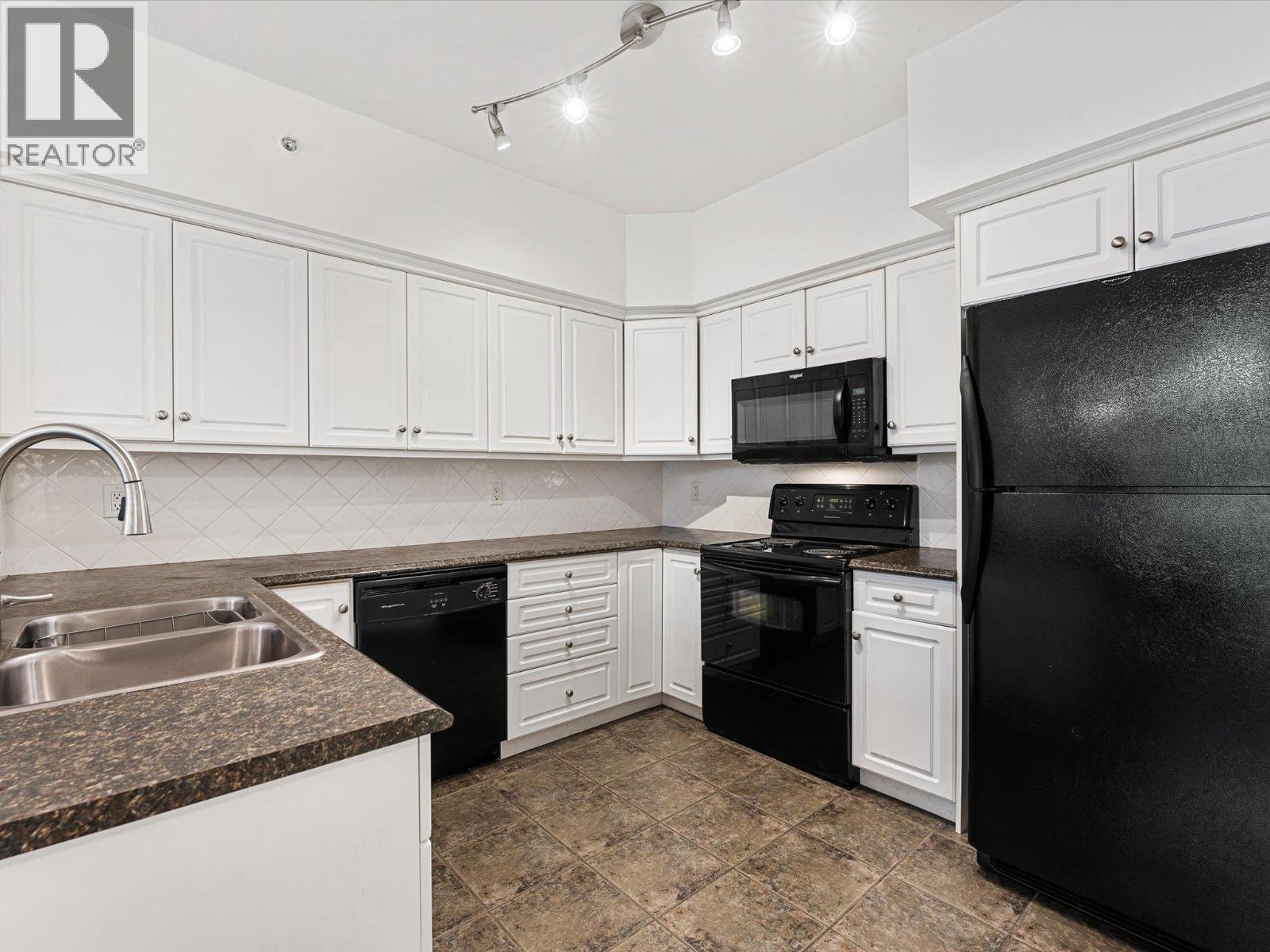 688 Lequime Road Unit# 404, Kelowna, British Columbia  V1W 1A3 - Photo 6 - 10382514