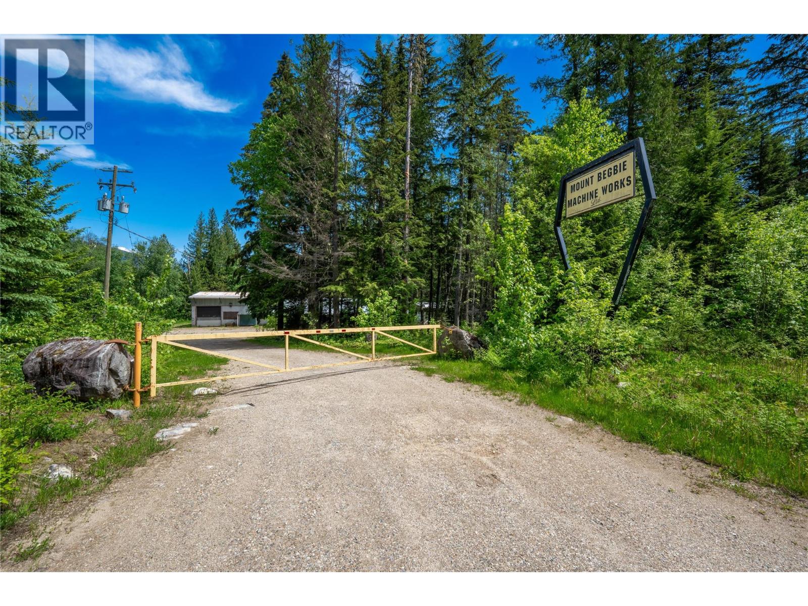 1636 23 Hwy Highway S, Revelstoke, British Columbia  V0E 2S0 - Photo 11 - 10382387
