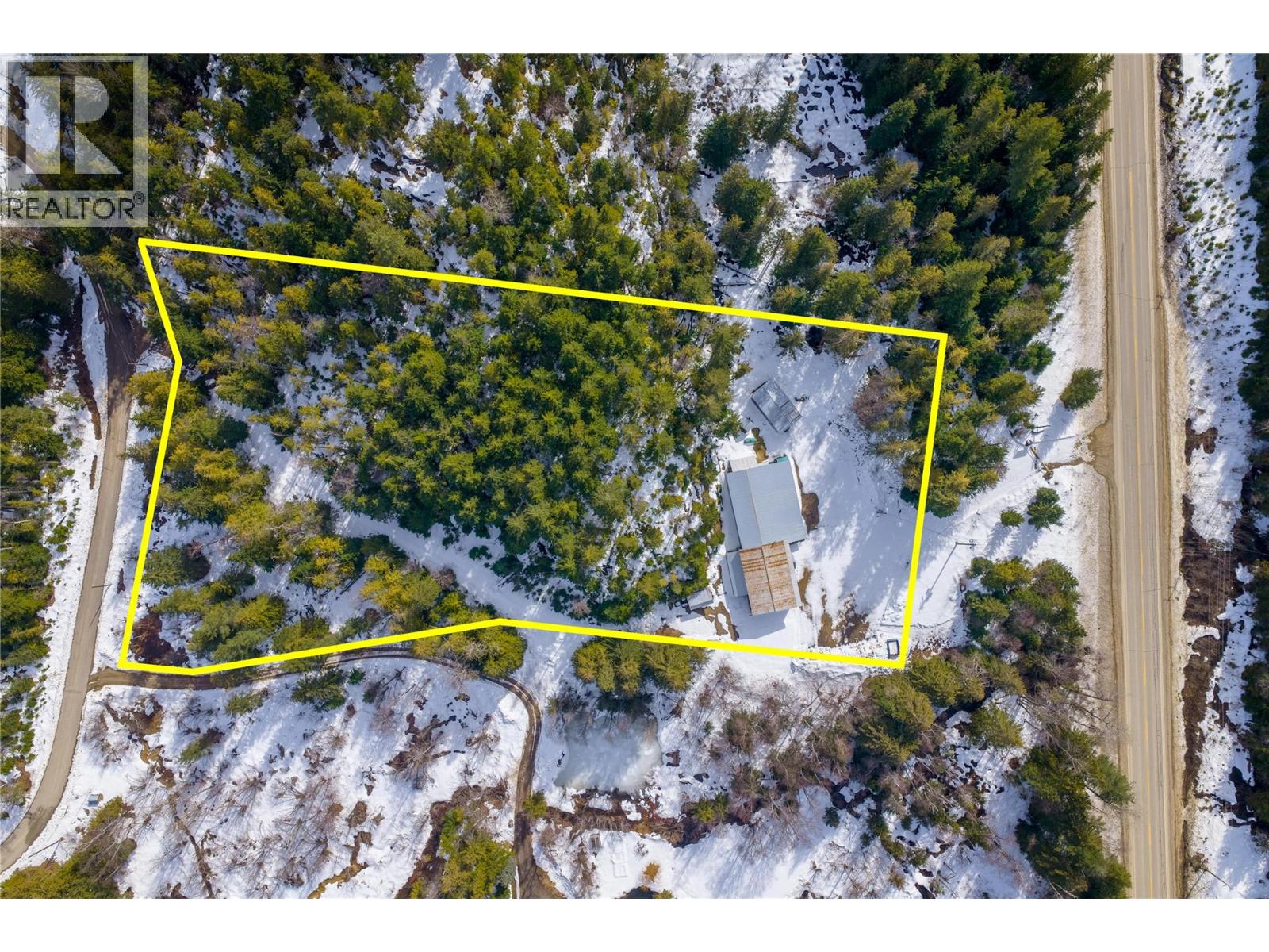 1636 23 Hwy Highway S, Revelstoke, British Columbia  V0E 2S0 - Photo 8 - 10382387