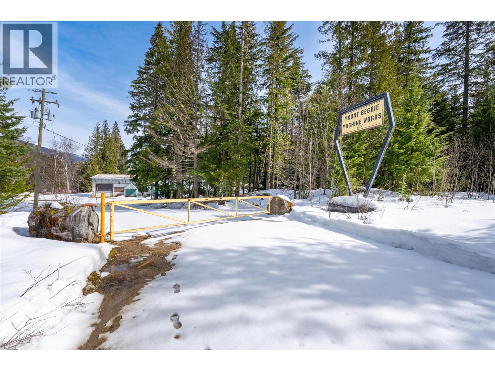 1636 23 Hwy Highway S, Revelstoke, British Columbia  V0E 2S0 - Photo 9 - 10382387