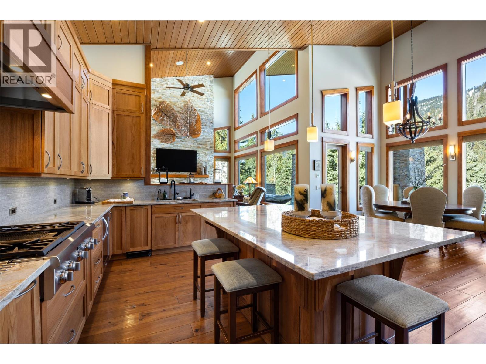 2436 Fairways Drive, Sun Peaks, British Columbia  V0E 5N0 - Photo 19 - 10382117