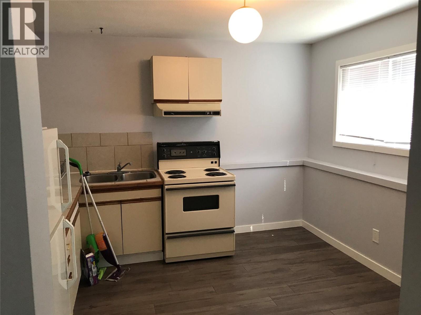 2110 Ethel Street, Kelowna, British Columbia  V1Y 2Z8 - Photo 11 - 10380579