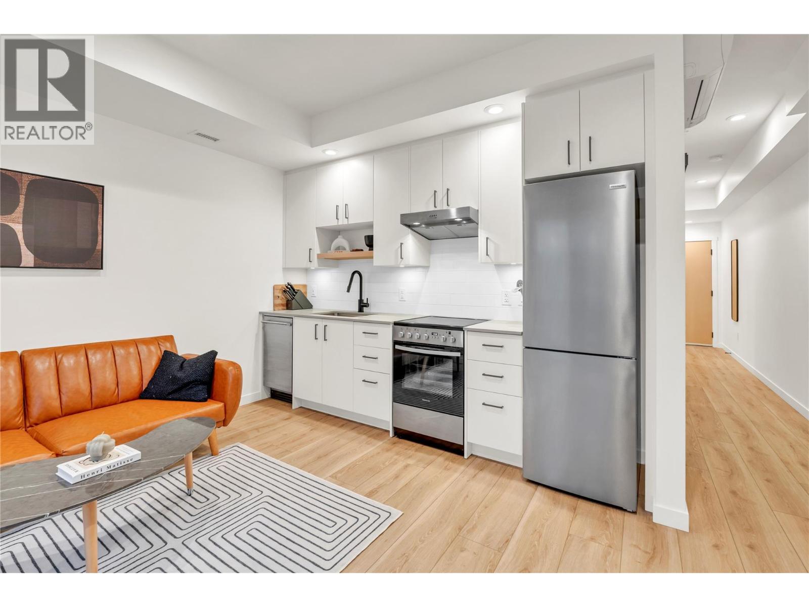 660 Cawston Avenue Unit# 311, Kelowna, British Columbia  V1Y 9M1 - Photo 3 - 10382615