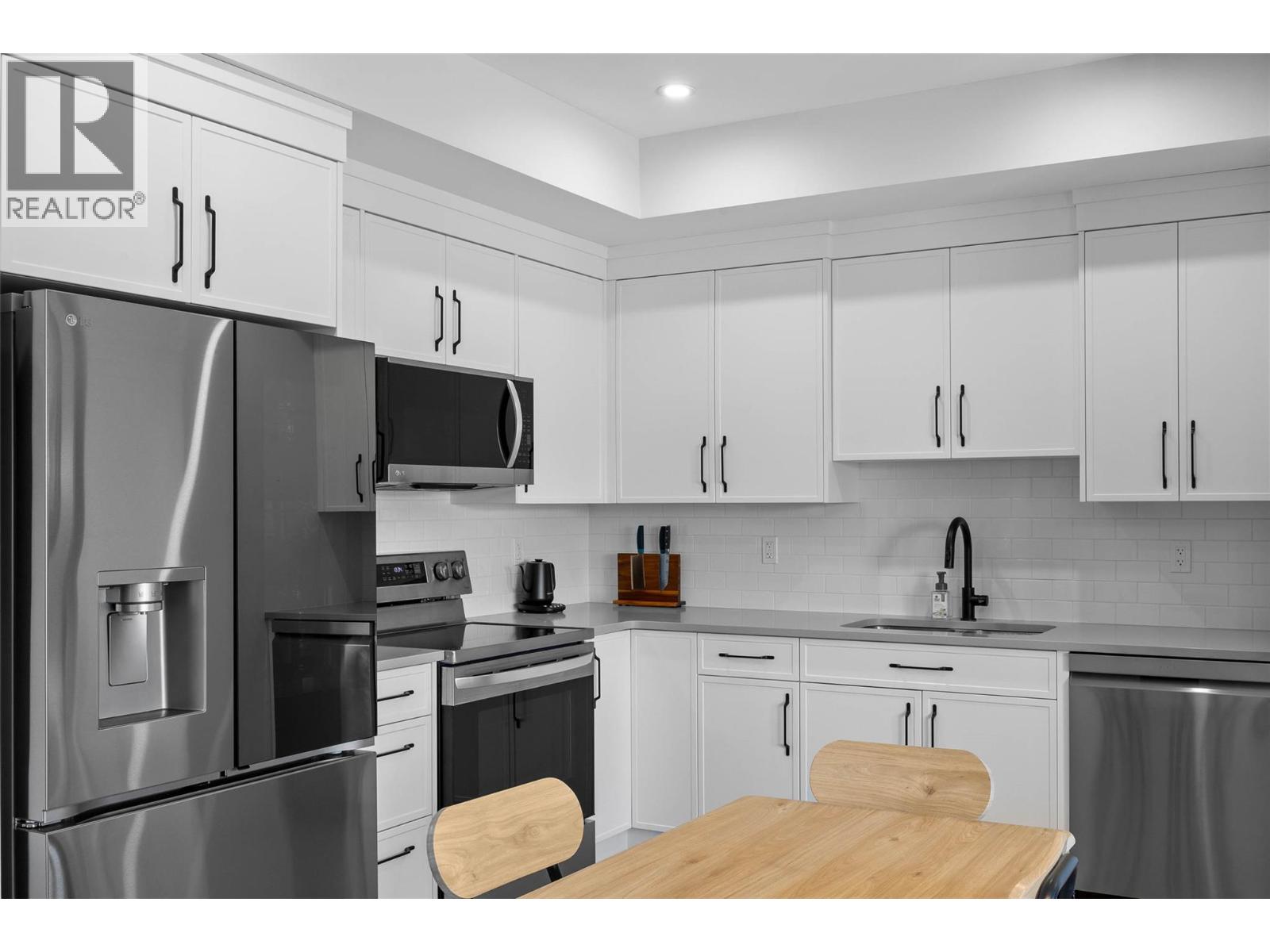 321 Centre Avenue Unit# 102, Kamloops, British Columbia  V2C 0M6 - Photo 2 - 10382573