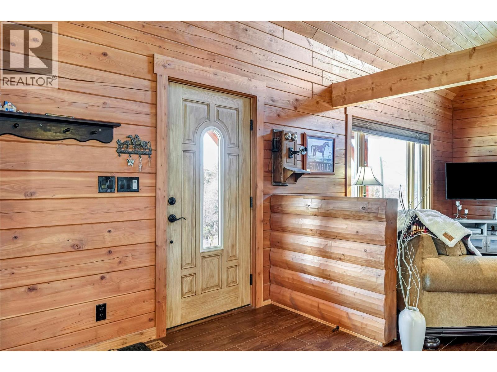 9371 6 Highway, Coldstream, British Columbia  V1B 3B5 - Photo 11 - 10381445