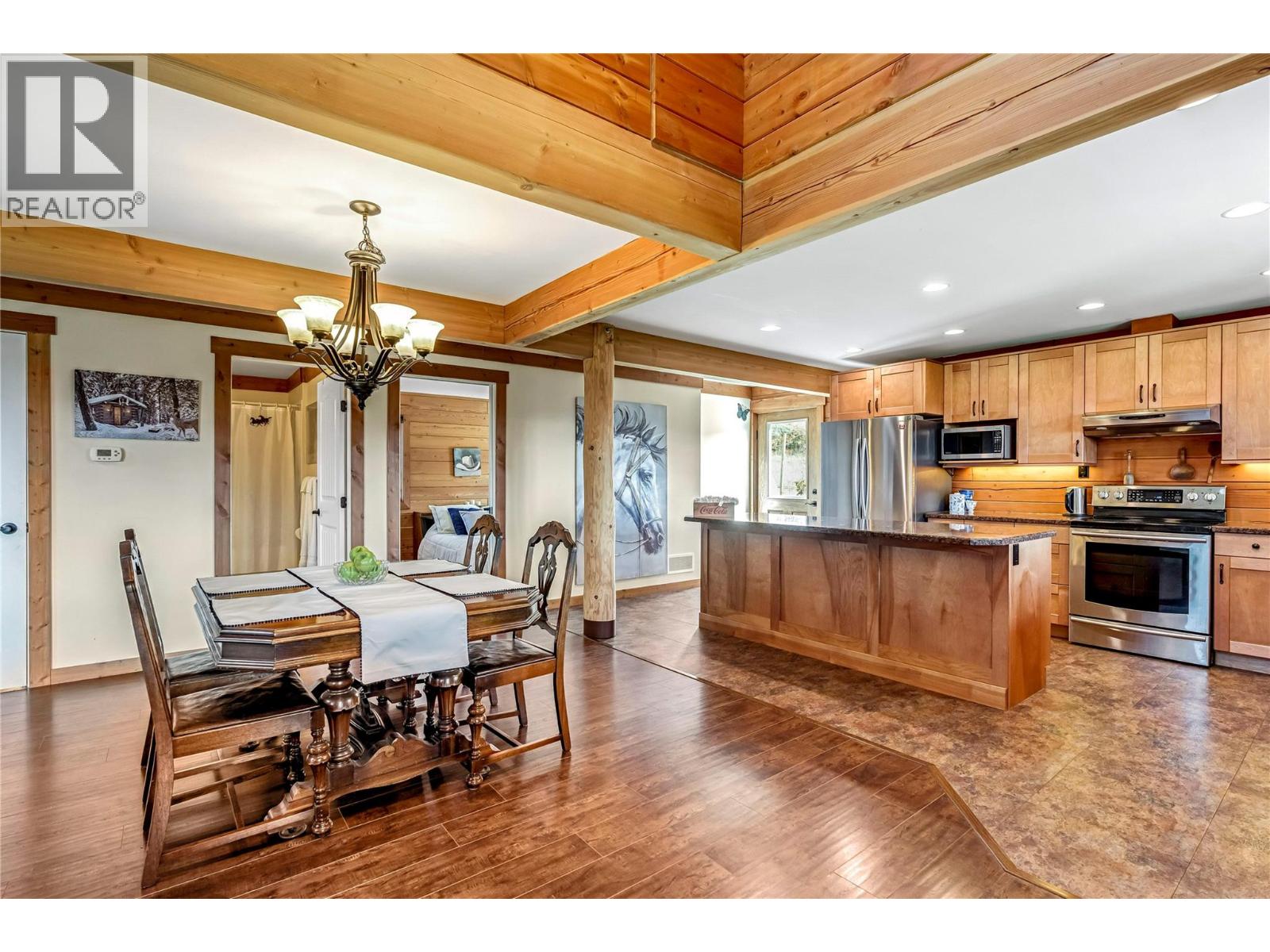 9371 6 Highway, Coldstream, British Columbia  V1B 3B5 - Photo 12 - 10381445