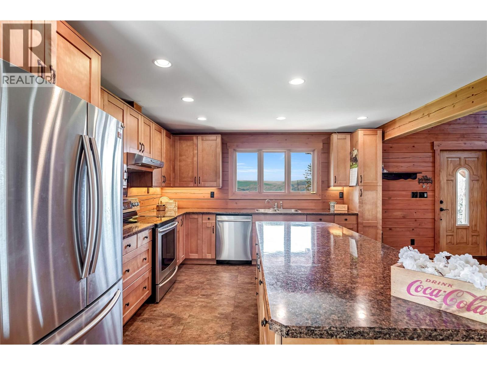 9371 6 Highway, Coldstream, British Columbia  V1B 3B5 - Photo 15 - 10381445