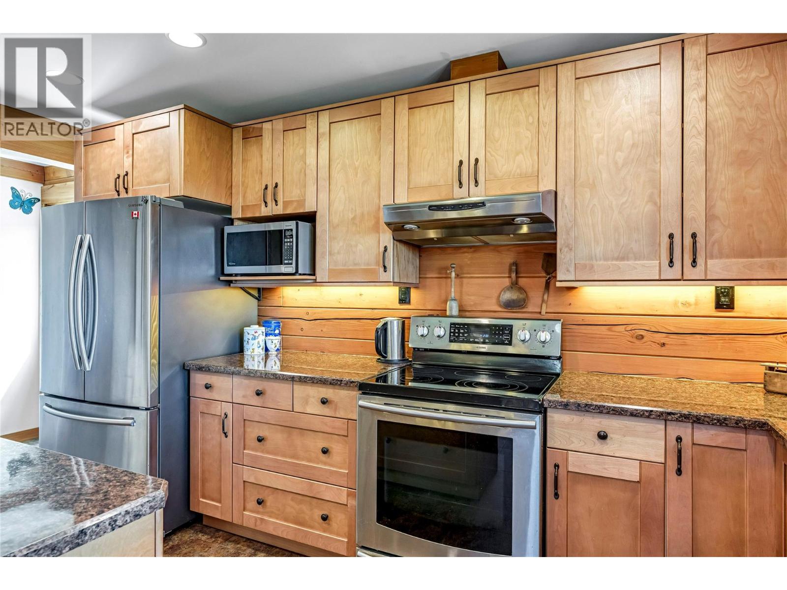 9371 6 Highway, Coldstream, British Columbia  V1B 3B5 - Photo 16 - 10381445