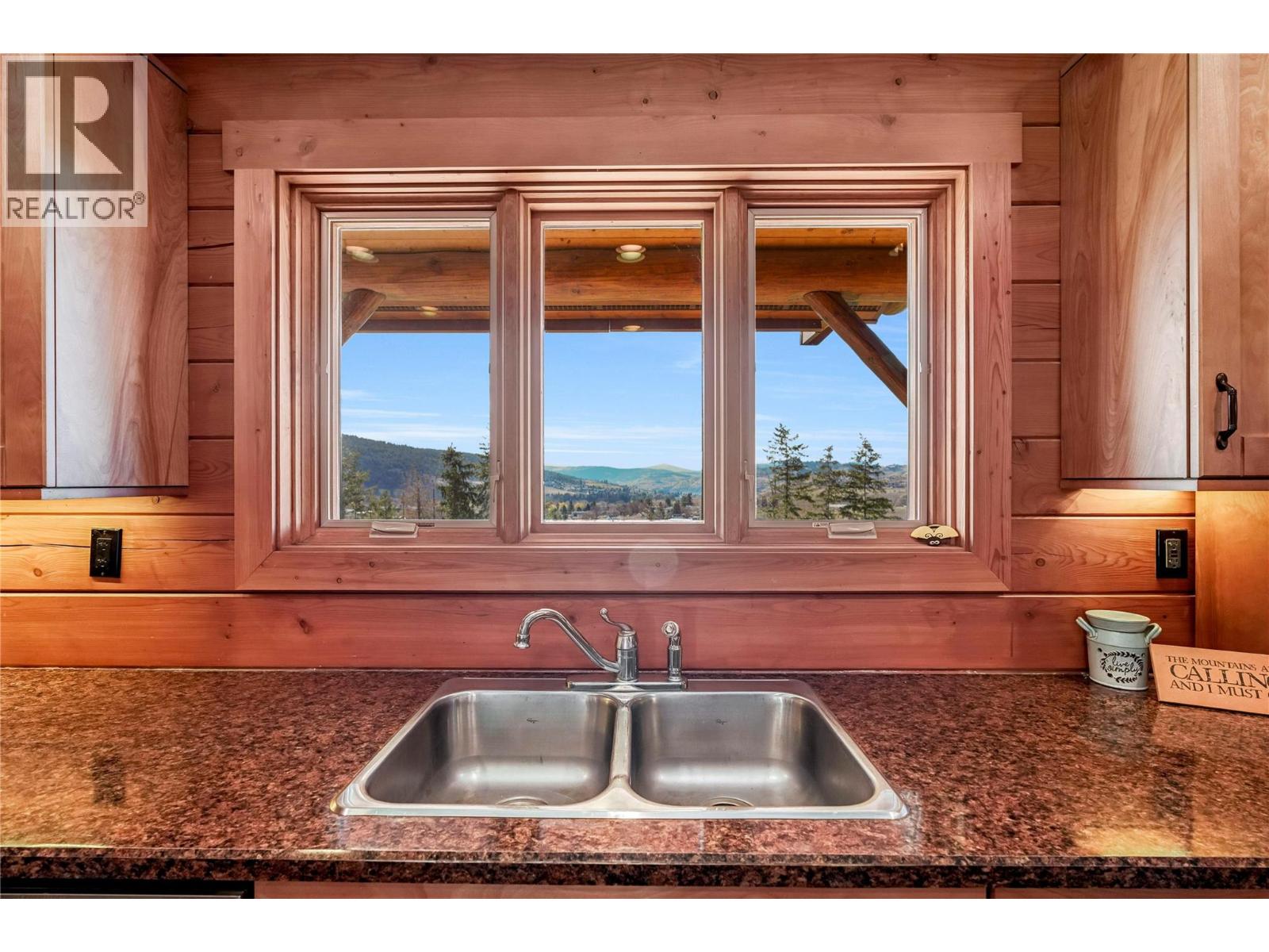 9371 6 Highway, Coldstream, British Columbia  V1B 3B5 - Photo 17 - 10381445