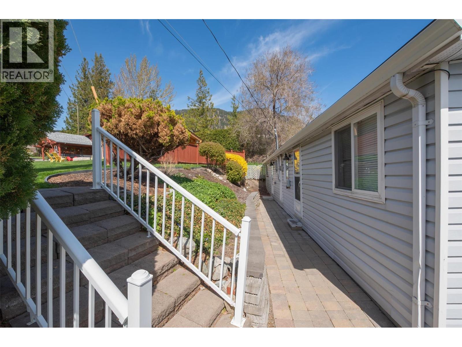 3701 Beach Avenue Unit# 11, Peachland, British Columbia  V0H 1X1 - Photo 8 - 10379245