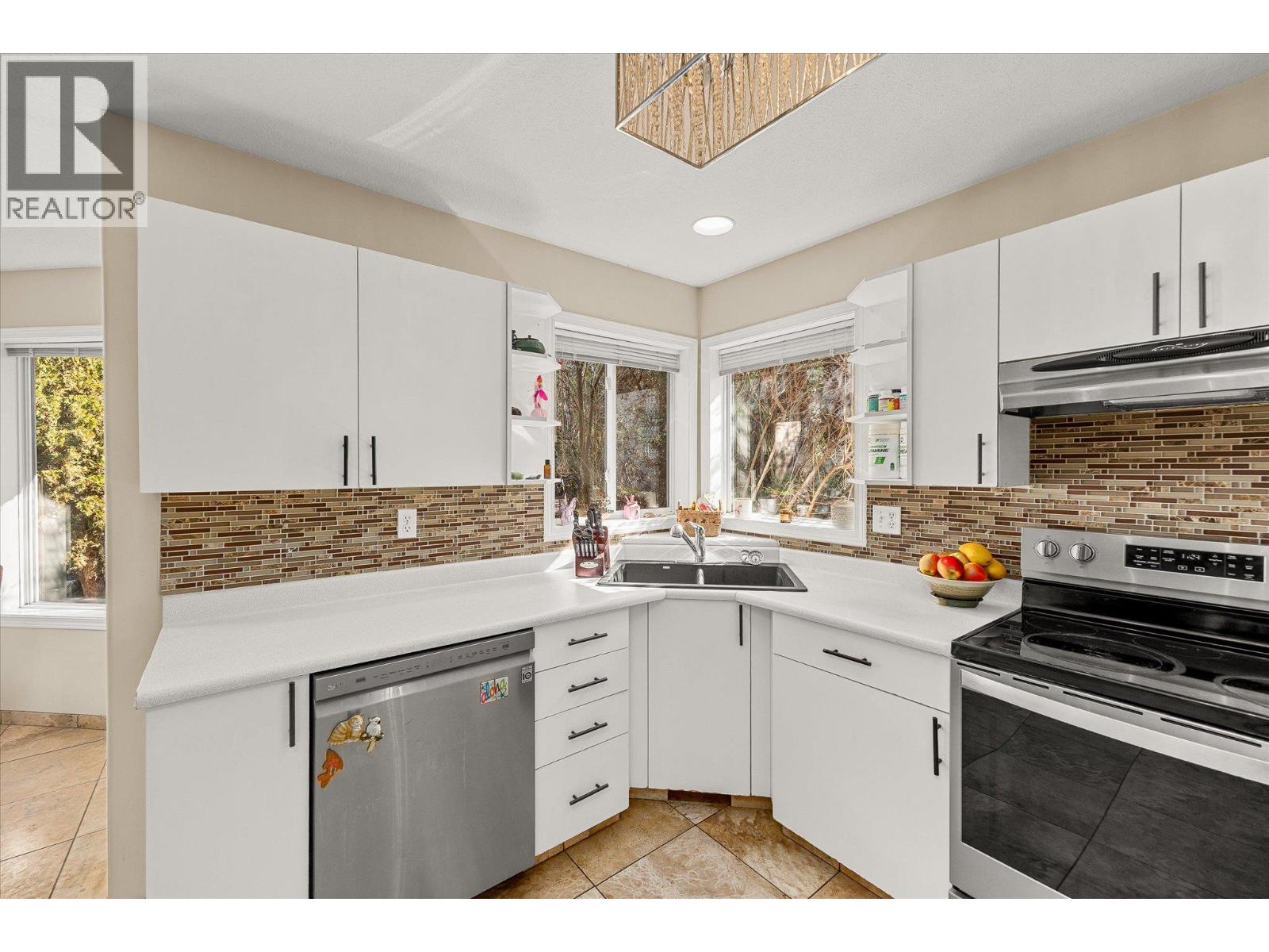 144 Wyndham Crescent, Kelowna, British Columbia  V1V 1Z1 - Photo 7 - 10378671