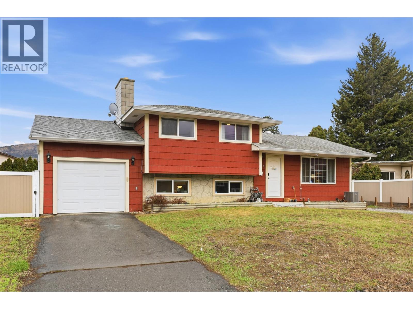 2569 Crestline Place, Kamloops, British Columbia  V2B 4V5 - Photo 2 - 10382582