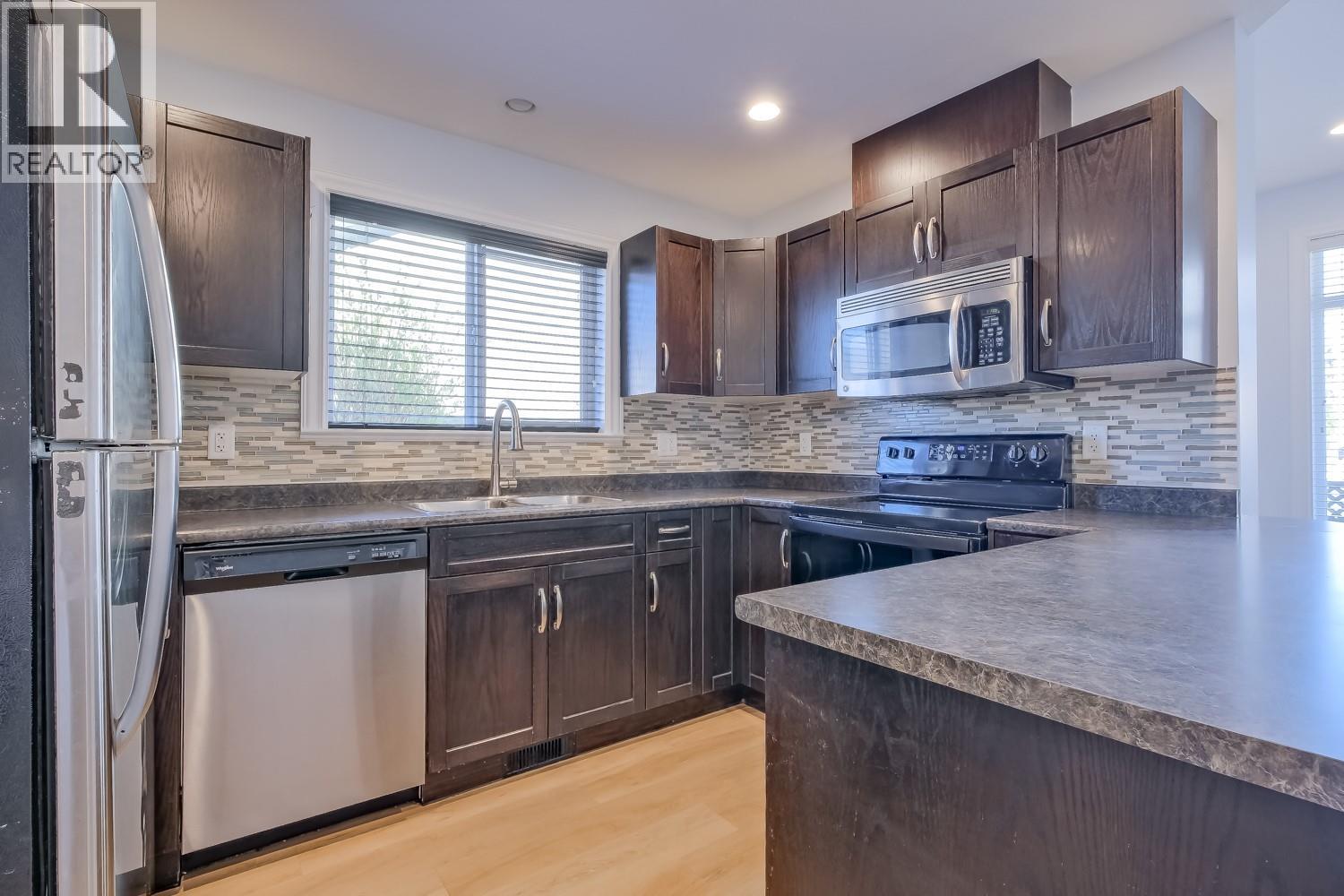 423 Tennis Street Unit# 101, Penticton, British Columbia  V2A 5R4 - Photo 2 - 10382594