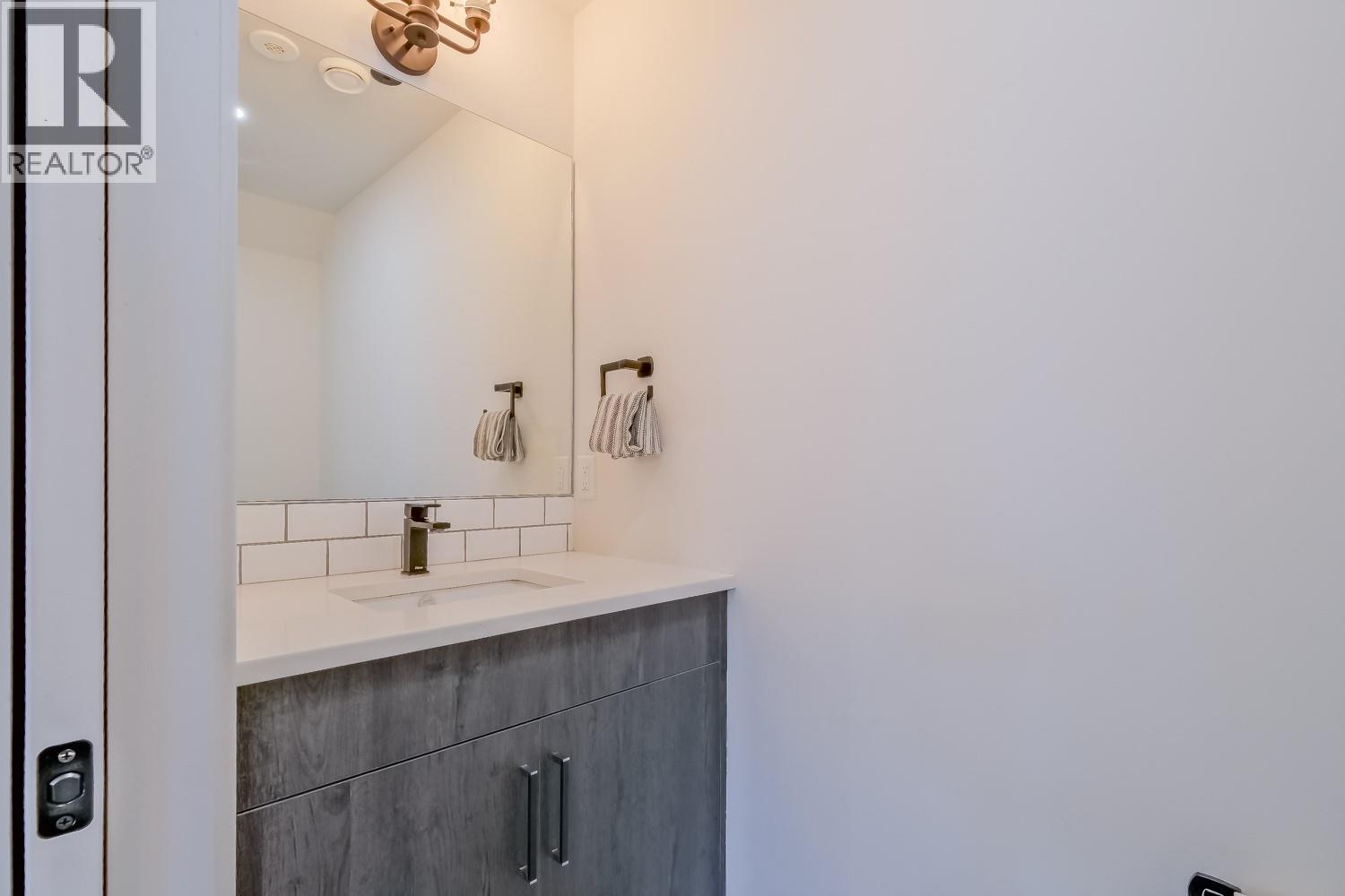 951 Stockwell Avenue, Kelowna, British Columbia  V1Y 6W3 - Photo 16 - 10382450