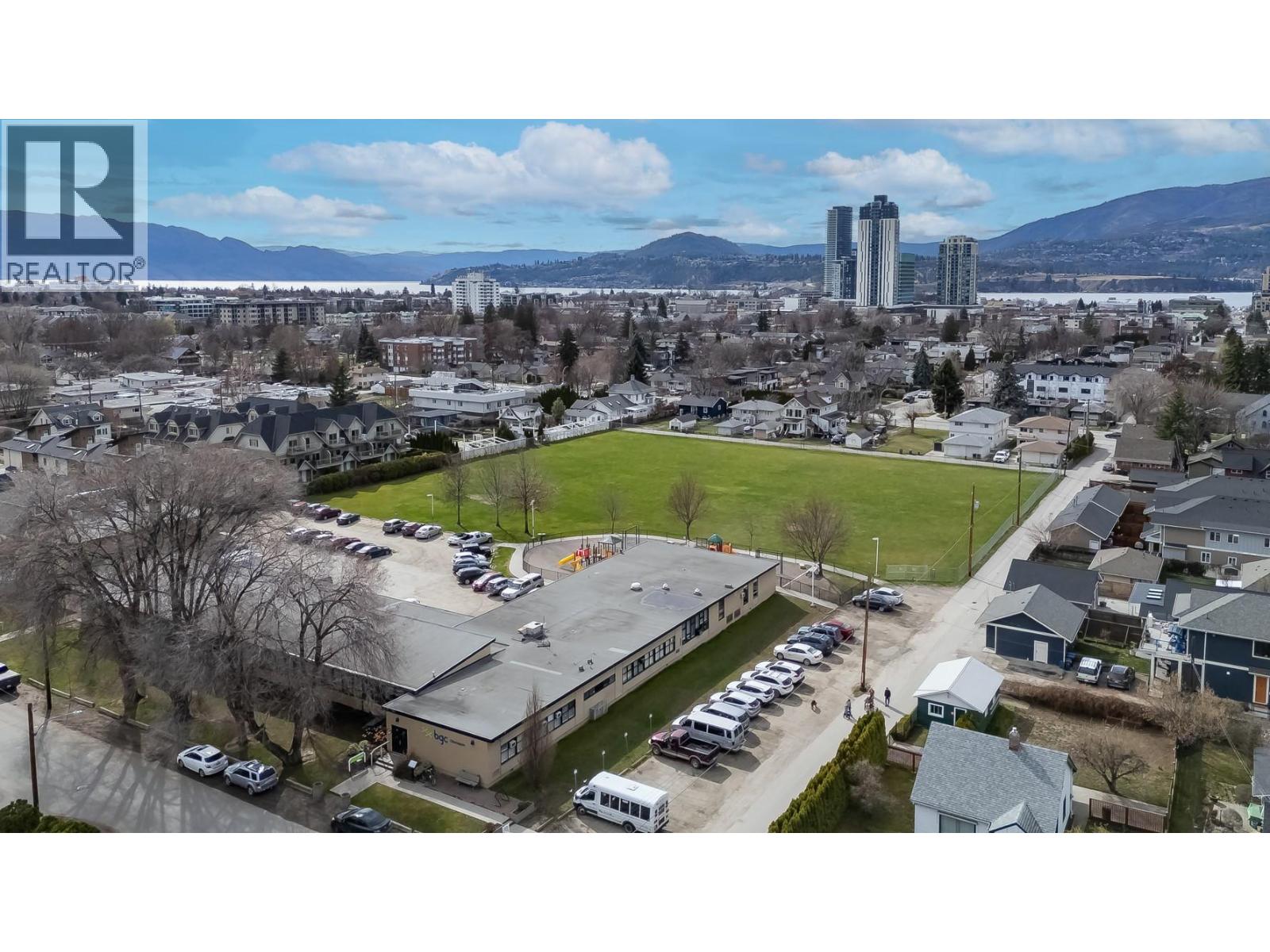 951 Stockwell Avenue, Kelowna, British Columbia  V1Y 6W3 - Photo 4 - 10382450