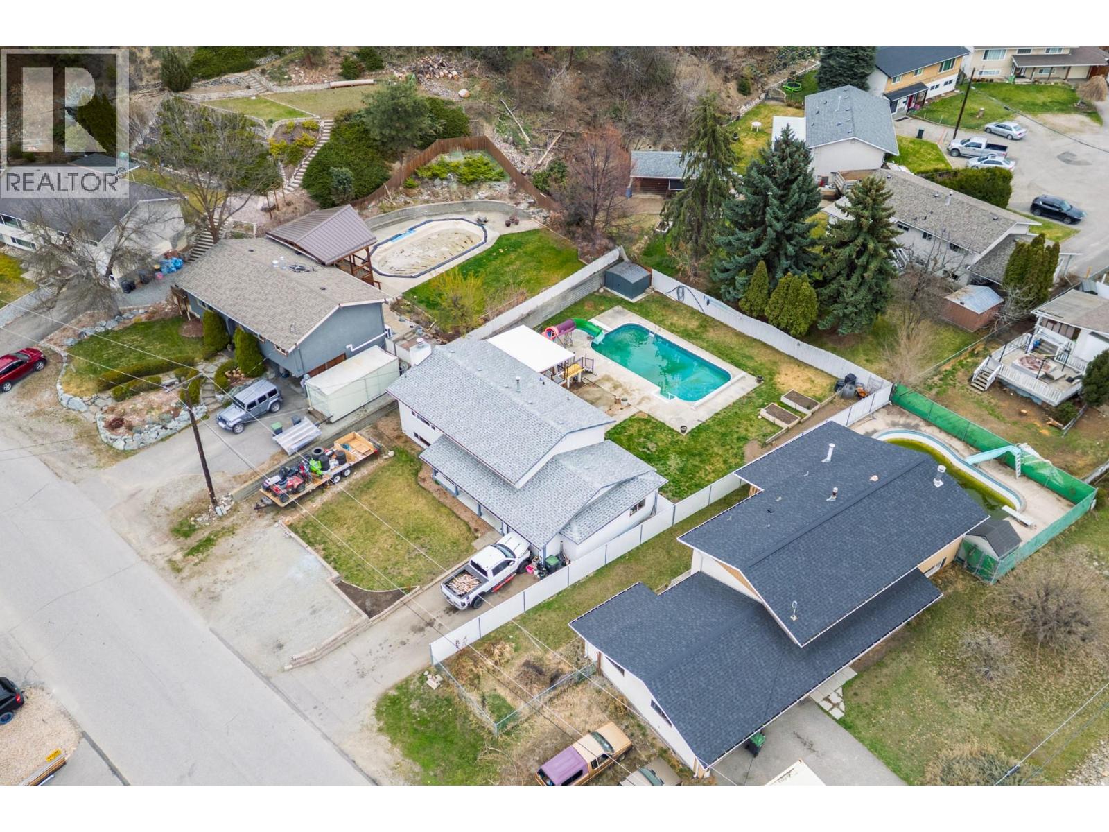 885 Camelia Road, Kelowna, British Columbia  V1X 3M9 - Photo 3 - 10381298