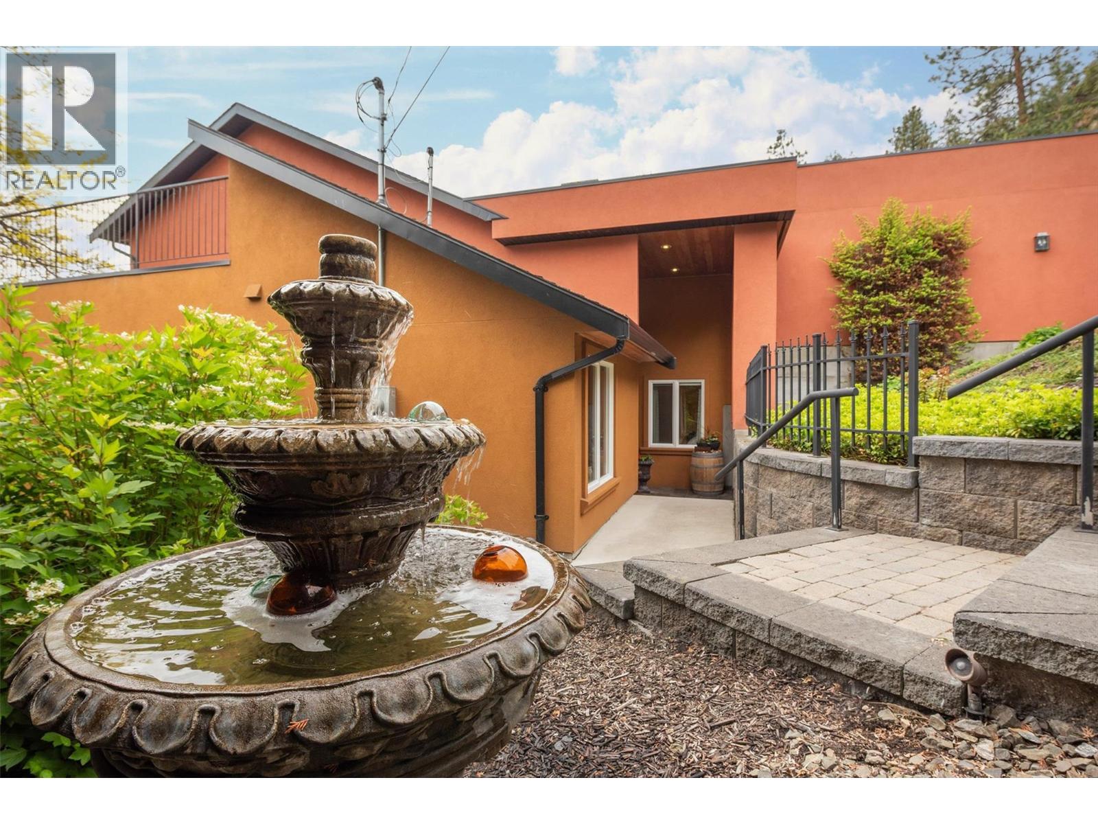 683 Westside Road S, West Kelowna, British Columbia  V1Z 3S2 - Photo 14 - 10382368