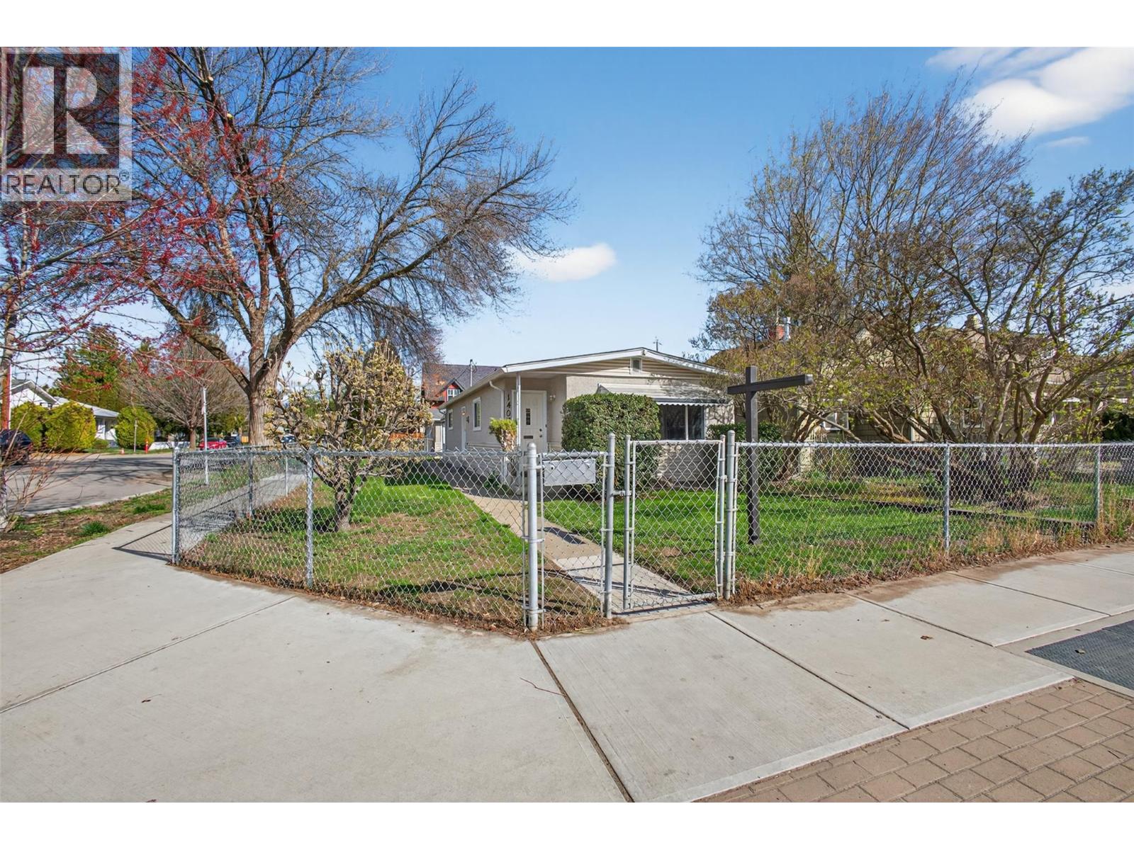 1405 Ethel Street, Kelowna, British Columbia  V1Y 2X5 - Photo 2 - 10382228