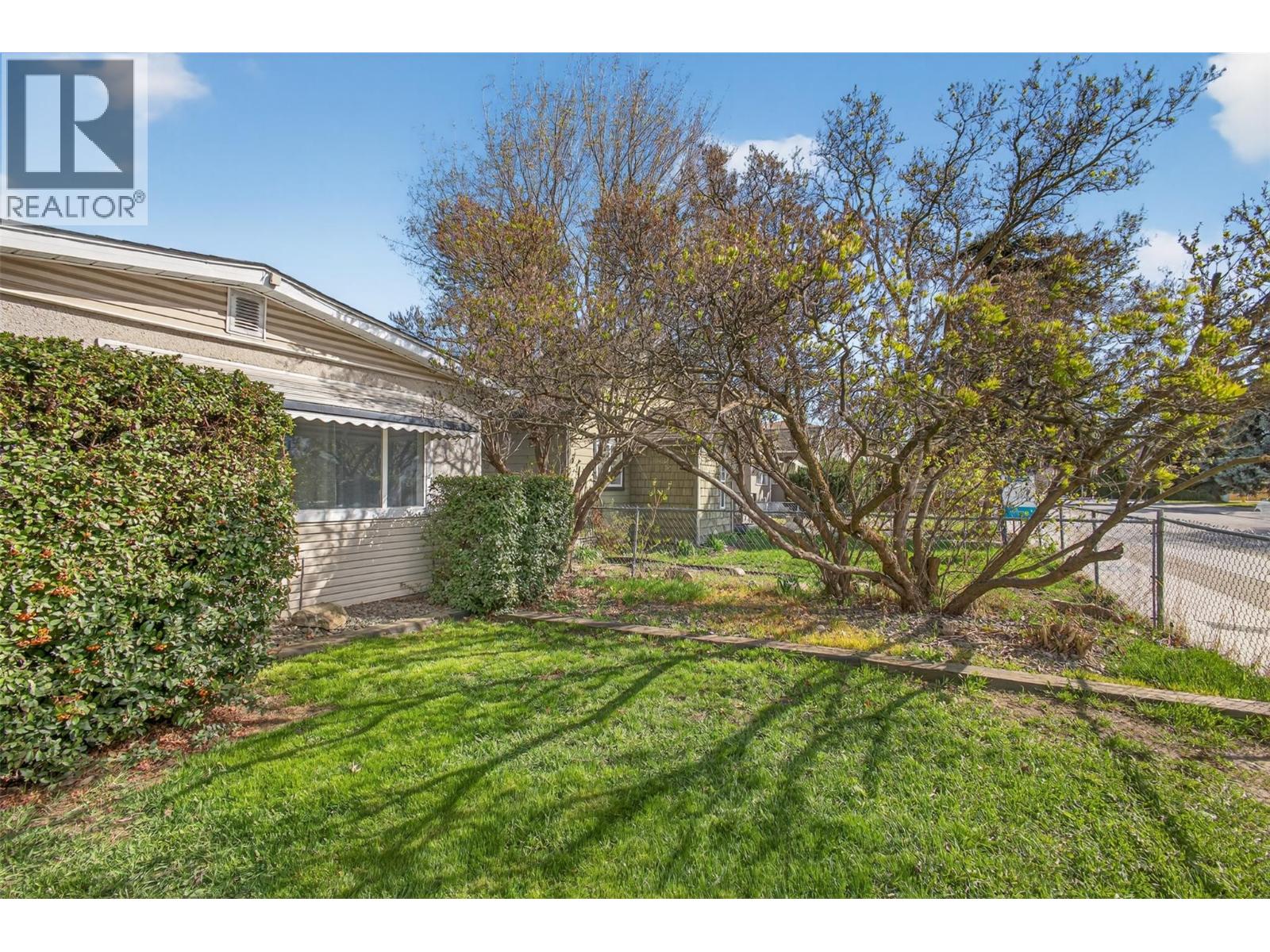 1405 Ethel Street, Kelowna, British Columbia  V1Y 2X5 - Photo 3 - 10382228