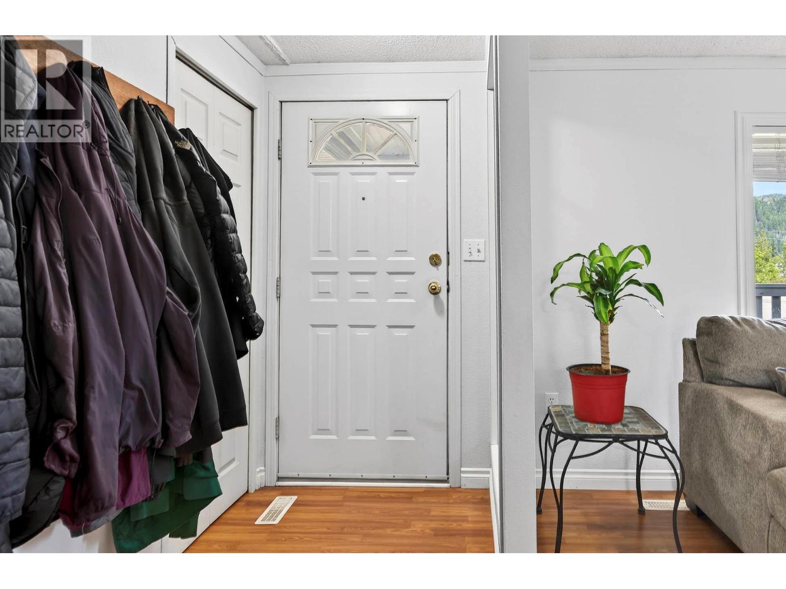 1204 Hern Road, Clearwater, British Columbia  v0e 1n2 - Photo 3 - 10381929