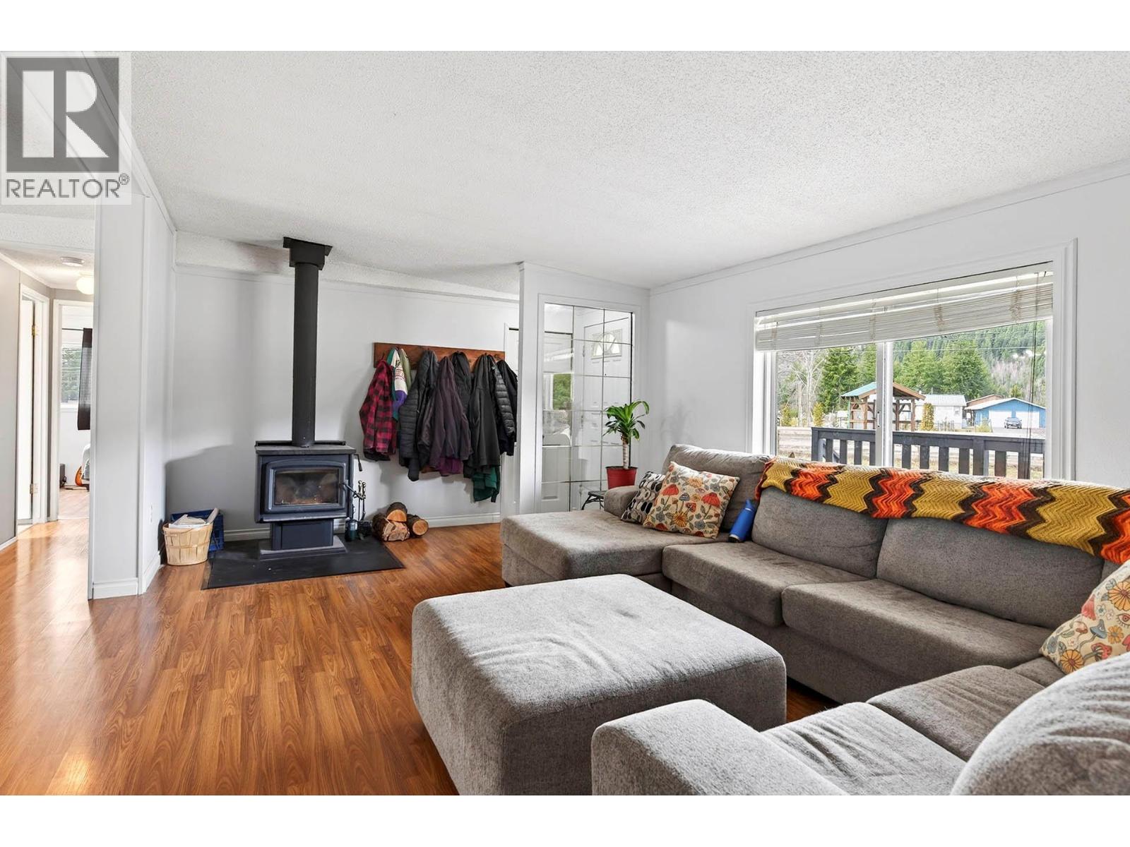 1204 Hern Road, Clearwater, British Columbia  v0e 1n2 - Photo 4 - 10381929