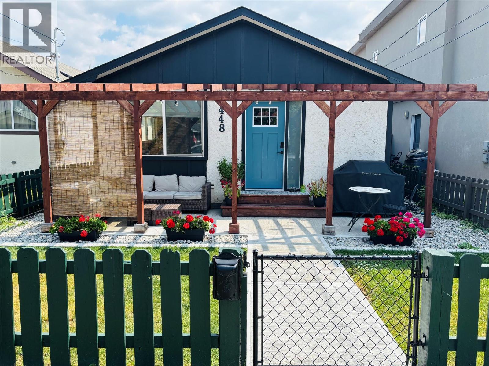 448 Caribou Street, Penticton, British Columbia  V2A 5W6 - Photo 1 - 10382649