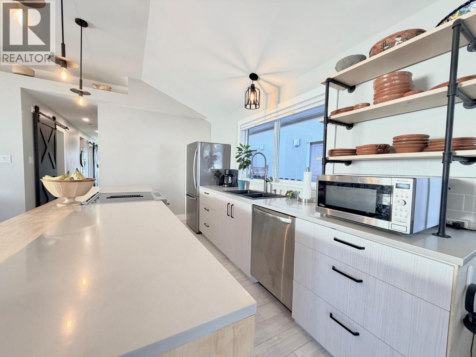 448 Caribou Street, Penticton, British Columbia  V2A 5W6 - Photo 2 - 10382649