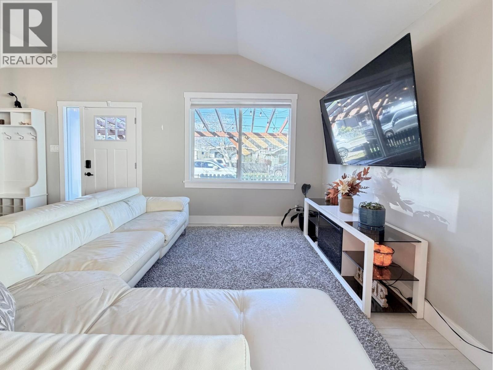 448 Caribou Street, Penticton, British Columbia  V2A 5W6 - Photo 6 - 10382649