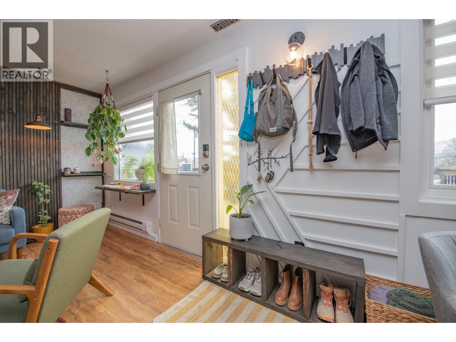 3208 Pleasant Valley Road, Vernon, British Columbia  V1T 4L5 - Photo 10 - 10382334