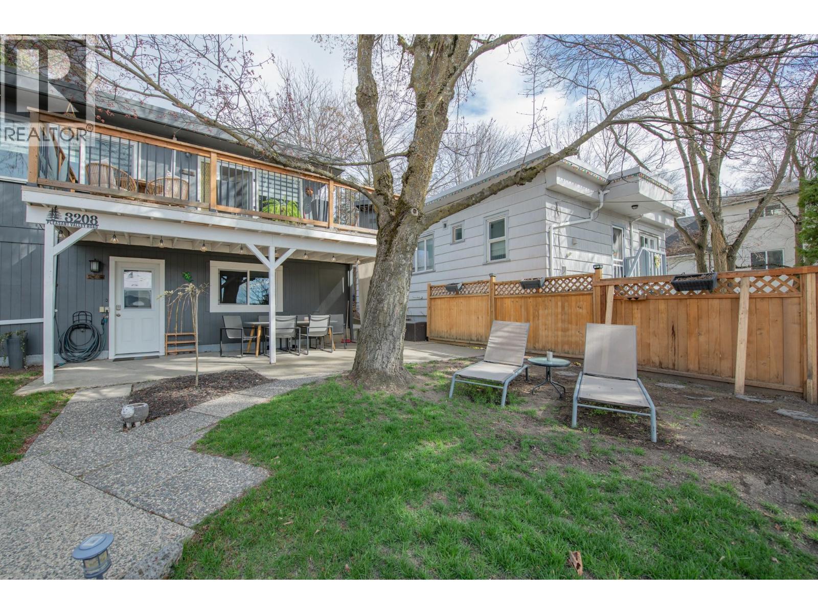 3208 Pleasant Valley Road, Vernon, British Columbia  V1T 4L5 - Photo 3 - 10382334