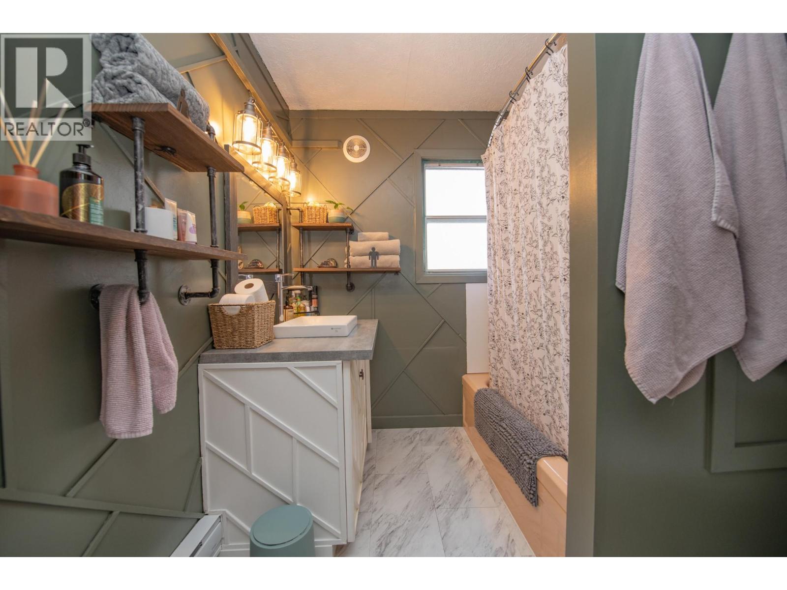 3208 Pleasant Valley Road, Vernon, British Columbia  V1T 4L5 - Photo 34 - 10382334