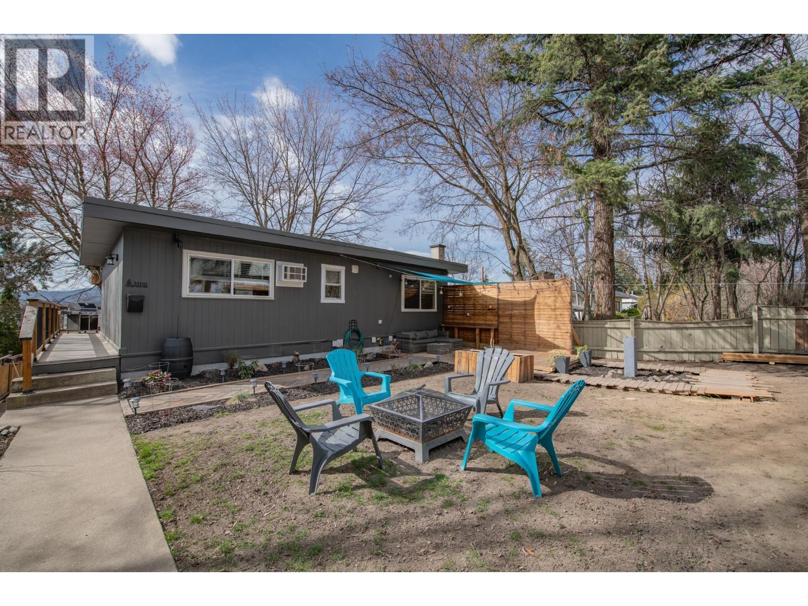 3208 Pleasant Valley Road, Vernon, British Columbia  V1T 4L5 - Photo 40 - 10382334