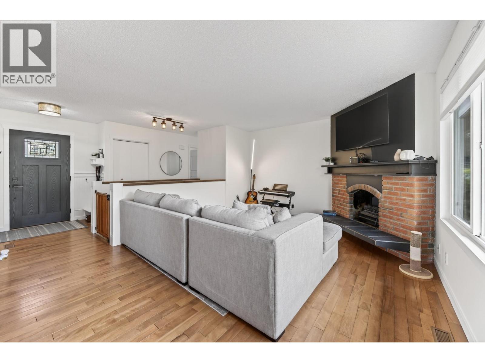 5914 Todd Road, Kamloops, British Columbia  V2C 5X1 - Photo 11 - 10382406