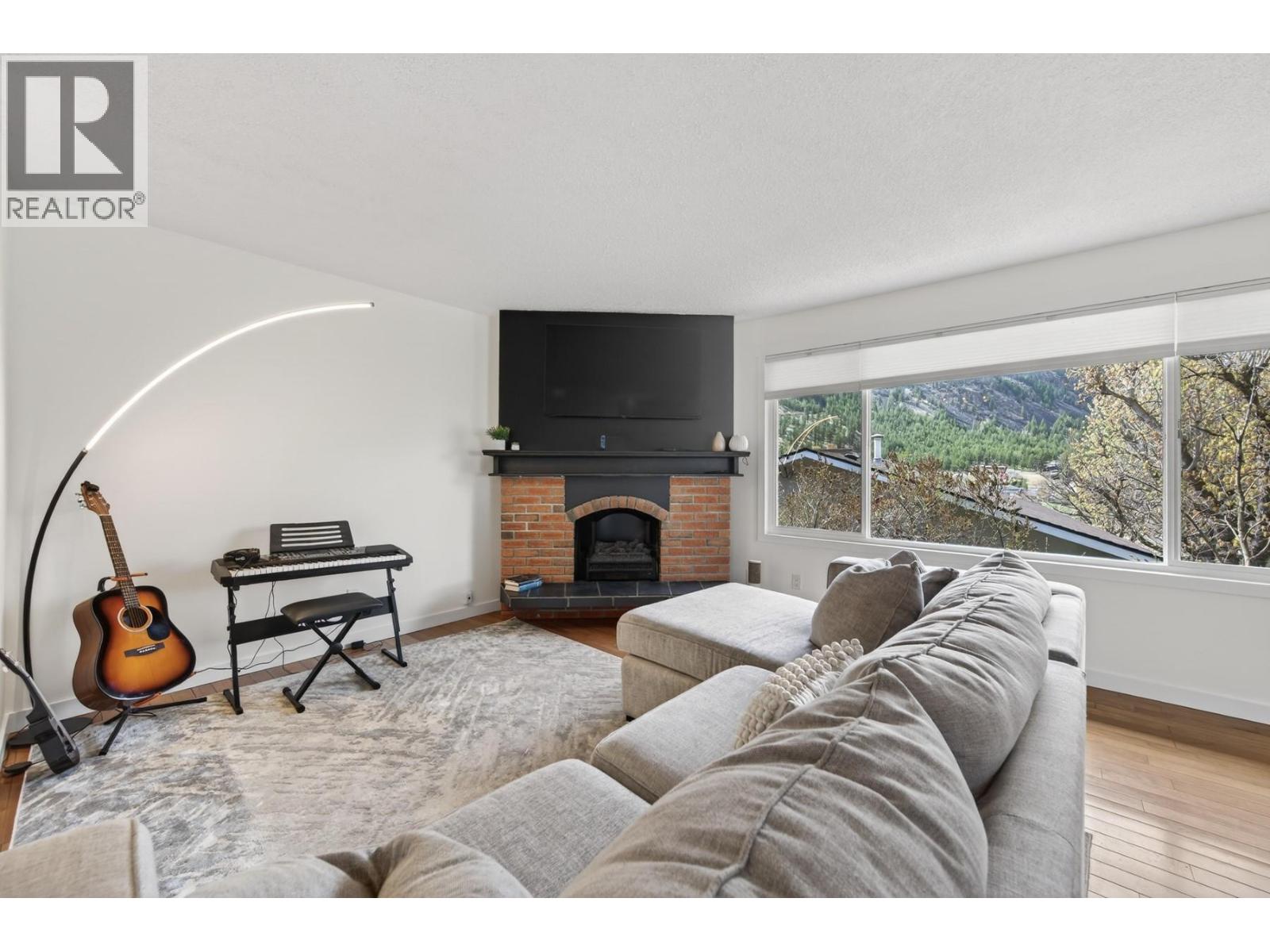 5914 Todd Road, Kamloops, British Columbia  V2C 5X1 - Photo 12 - 10382406