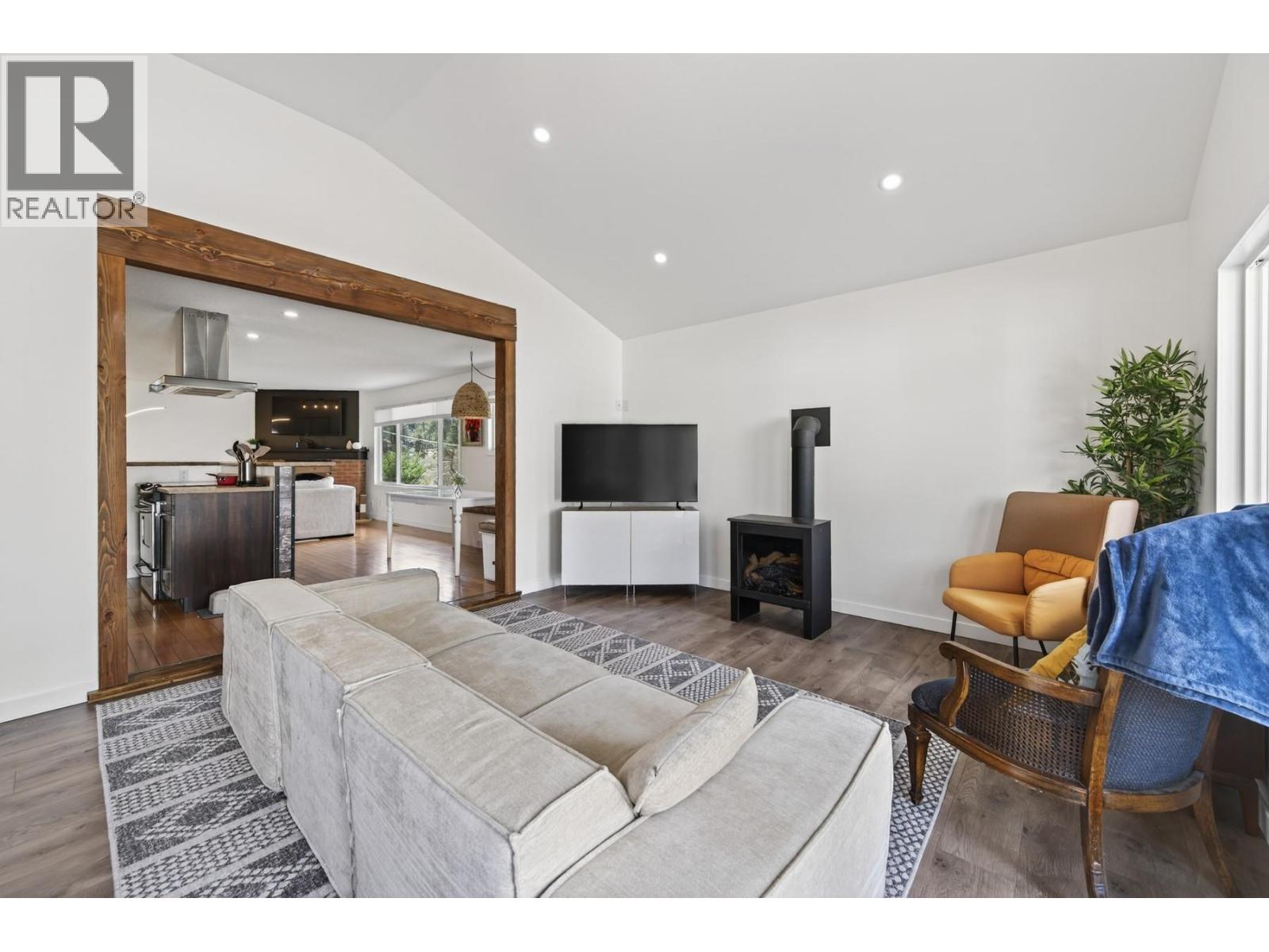 5914 Todd Road, Kamloops, British Columbia  V2C 5X1 - Photo 14 - 10382406