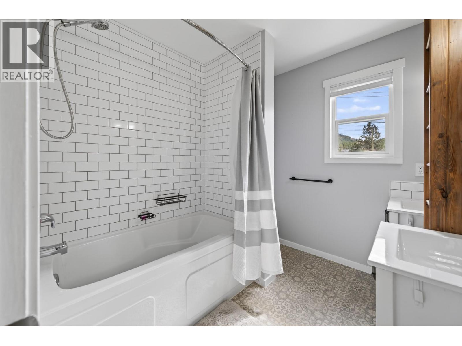 5914 Todd Road, Kamloops, British Columbia  V2C 5X1 - Photo 19 - 10382406