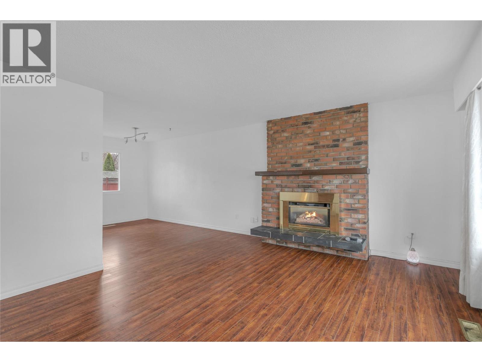 693 Paret Place, Kelowna, British Columbia  V1W 2K6 - Photo 14 - 10382187