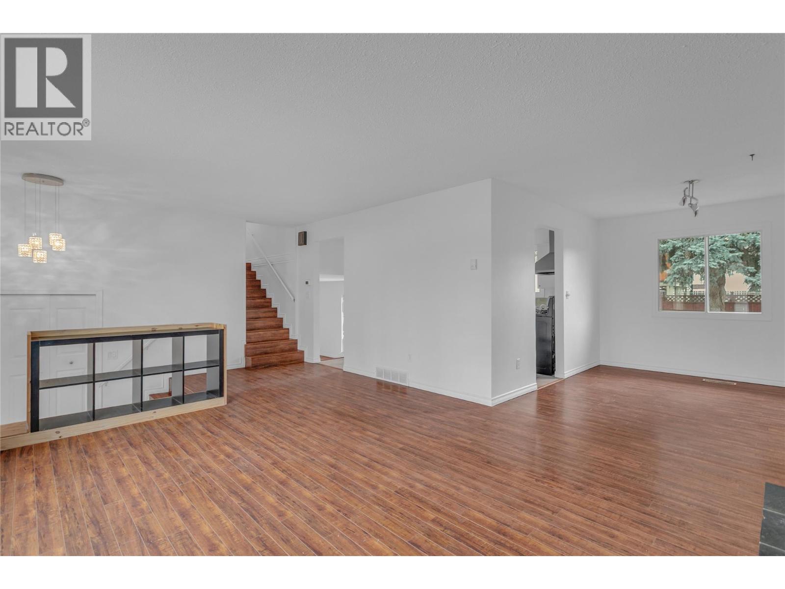 693 Paret Place, Kelowna, British Columbia  V1W 2K6 - Photo 16 - 10382187