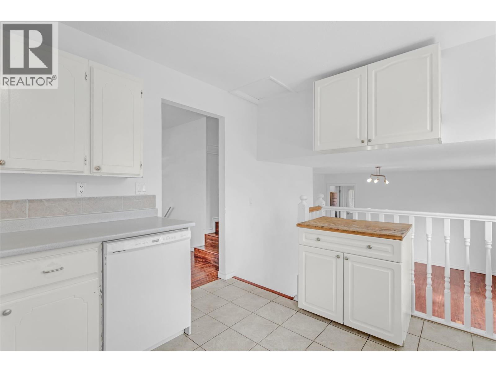 693 Paret Place, Kelowna, British Columbia  V1W 2K6 - Photo 18 - 10382187