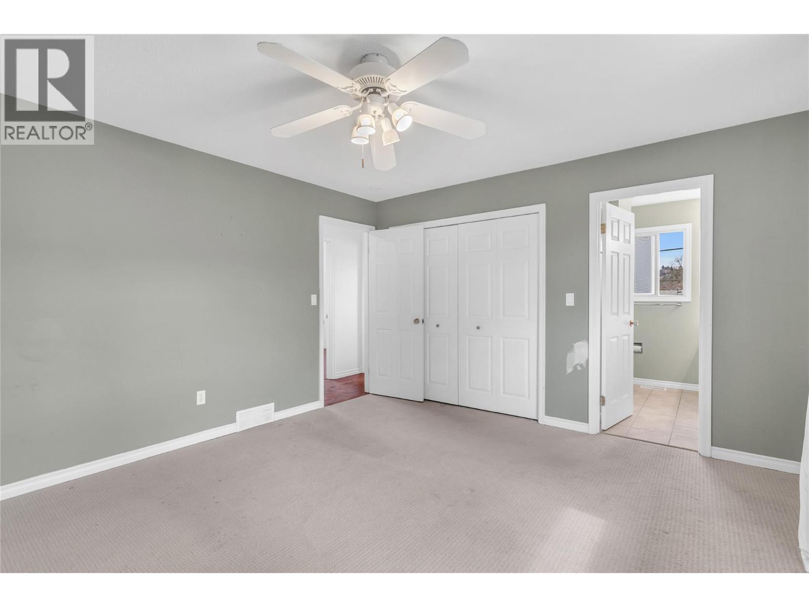 693 Paret Place, Kelowna, British Columbia  V1W 2K6 - Photo 28 - 10382187