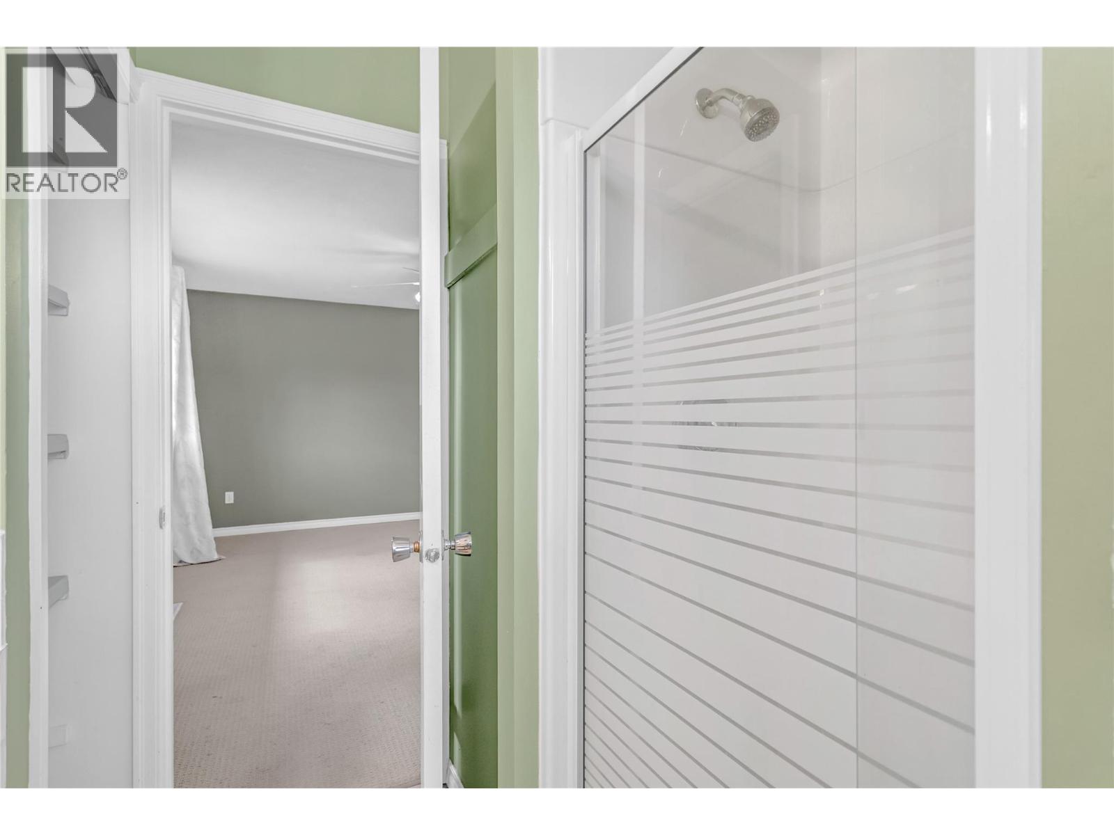 693 Paret Place, Kelowna, British Columbia  V1W 2K6 - Photo 32 - 10382187