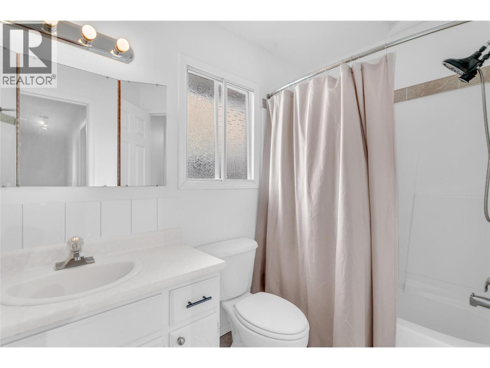 693 Paret Place, Kelowna, British Columbia  V1W 2K6 - Photo 34 - 10382187