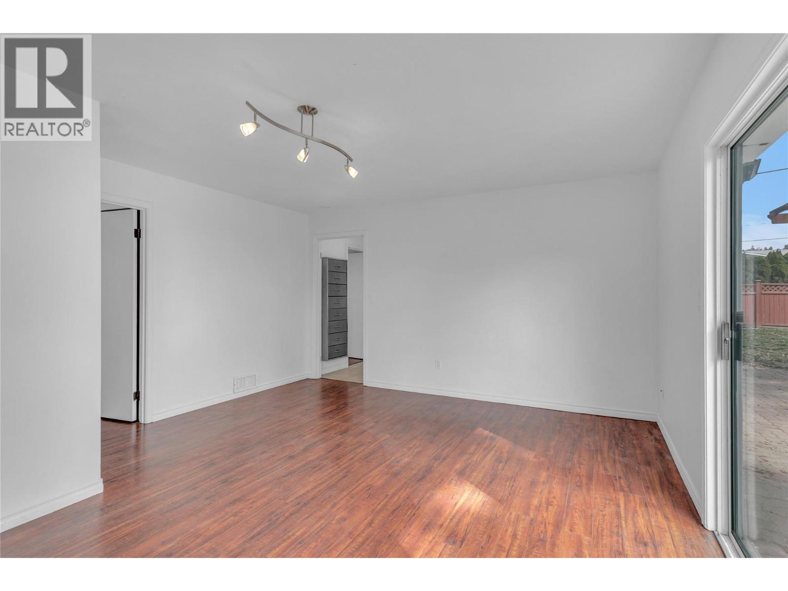 693 Paret Place, Kelowna, British Columbia  V1W 2K6 - Photo 35 - 10382187