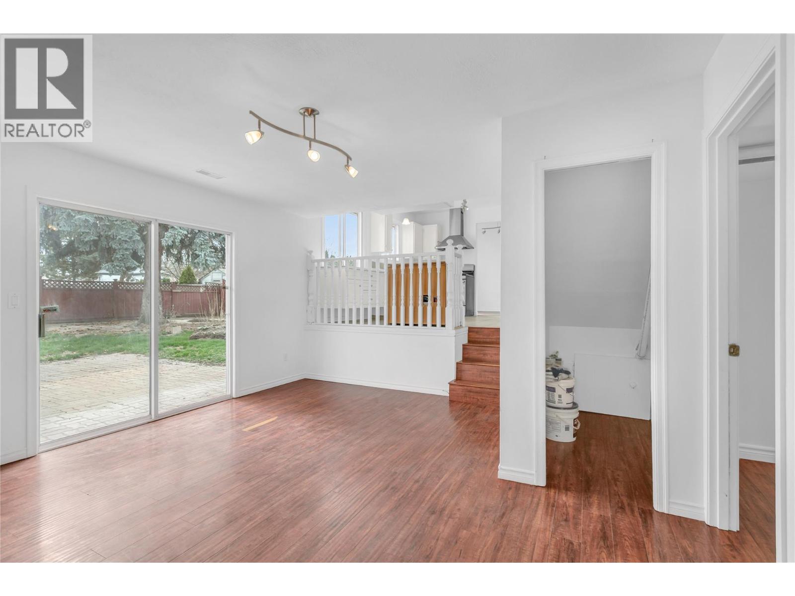 693 Paret Place, Kelowna, British Columbia  V1W 2K6 - Photo 37 - 10382187