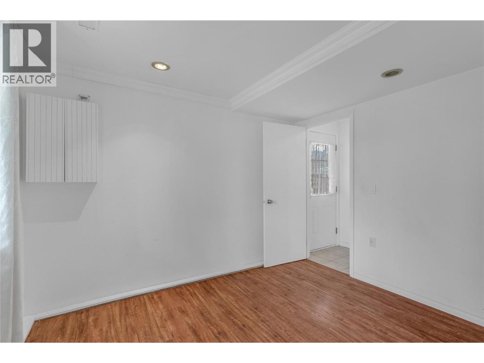 693 Paret Place, Kelowna, British Columbia  V1W 2K6 - Photo 44 - 10382187