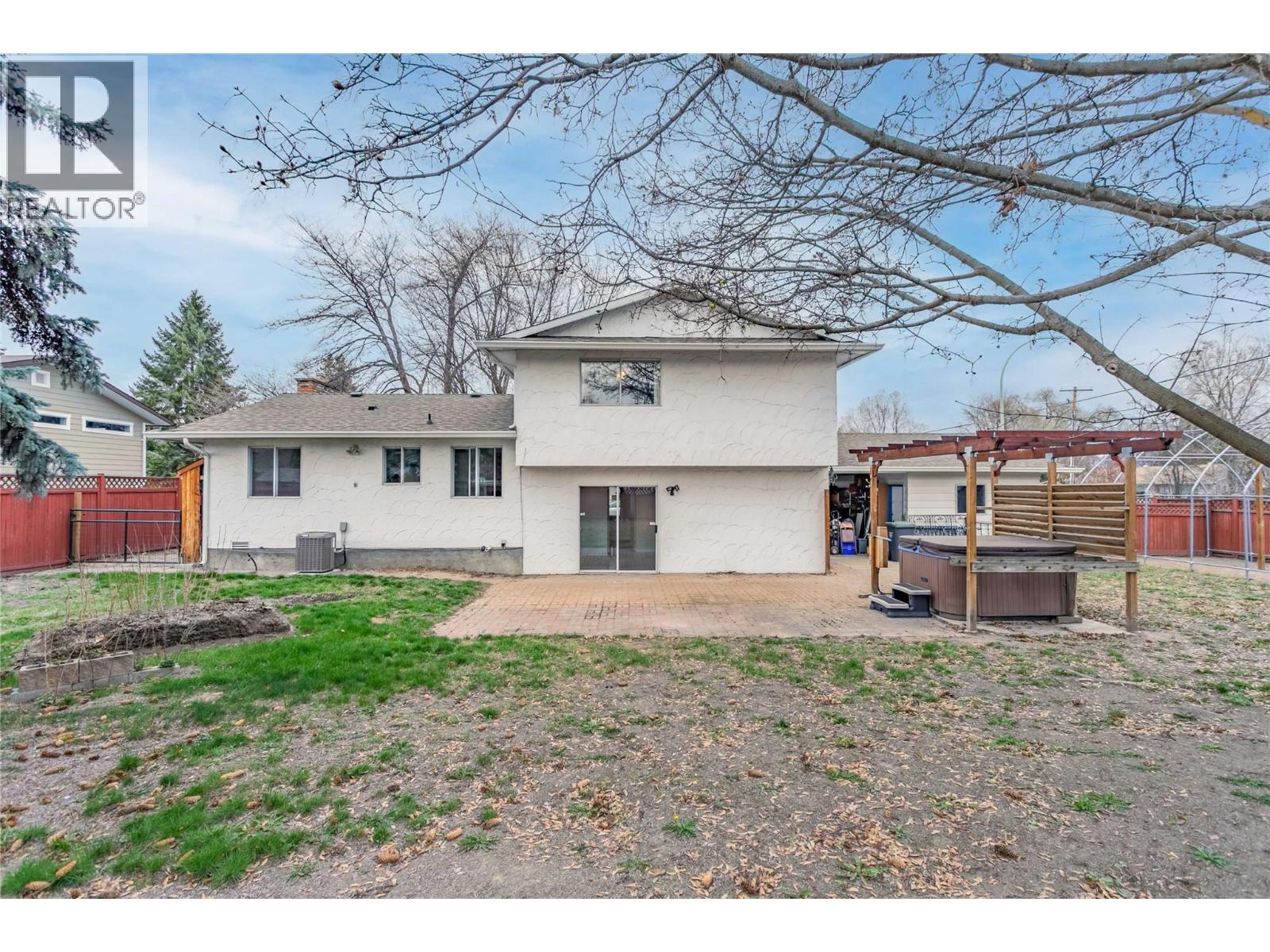 693 Paret Place, Kelowna, British Columbia  V1W 2K6 - Photo 46 - 10382187