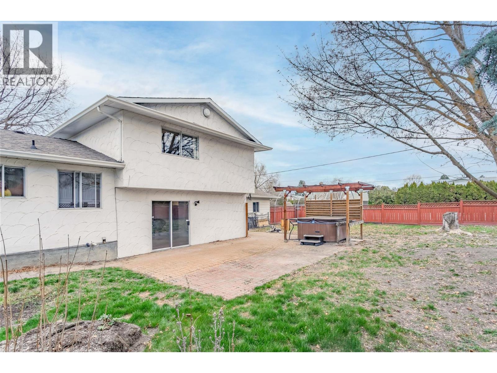 693 Paret Place, Kelowna, British Columbia  V1W 2K6 - Photo 47 - 10382187